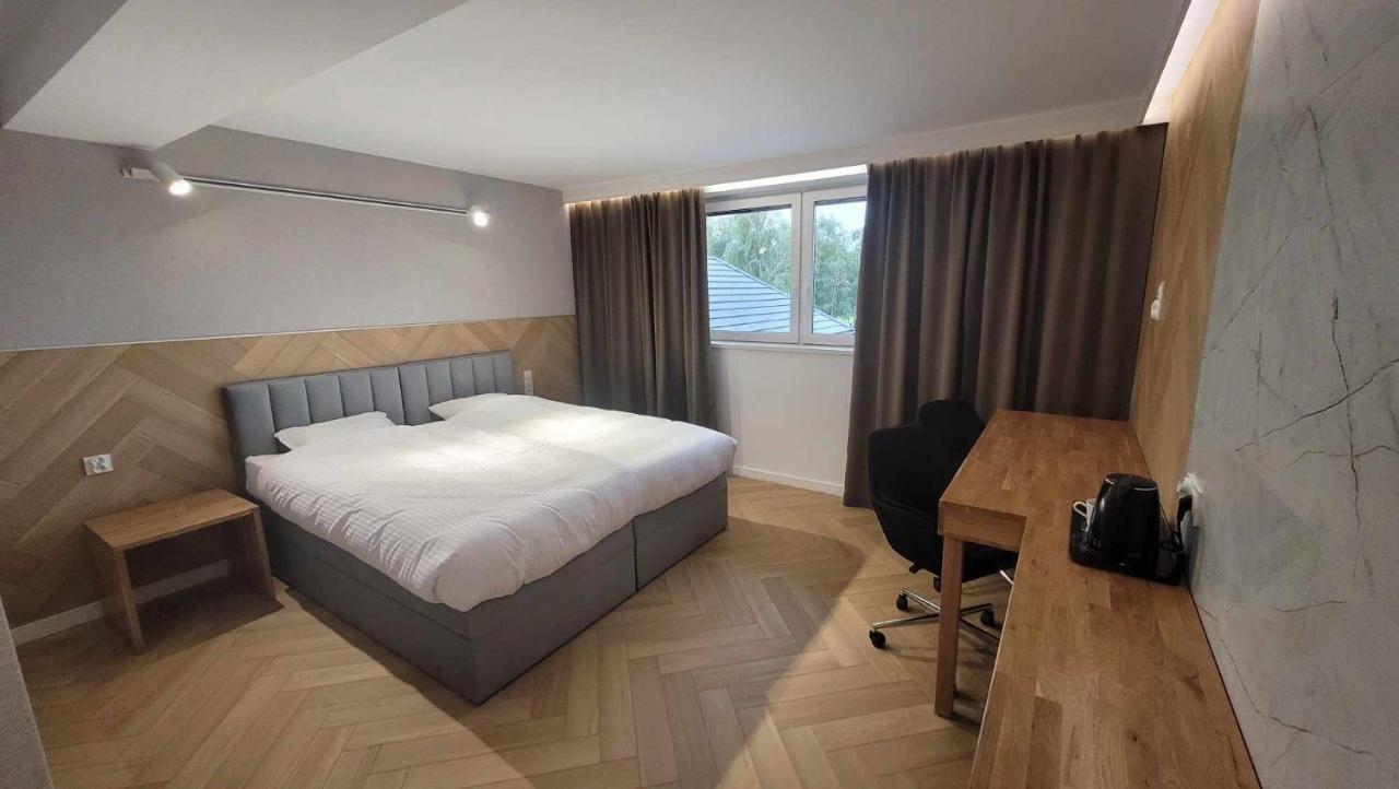 Hotel & Restauracja Wroblewscy Karniewo Bagian luar foto