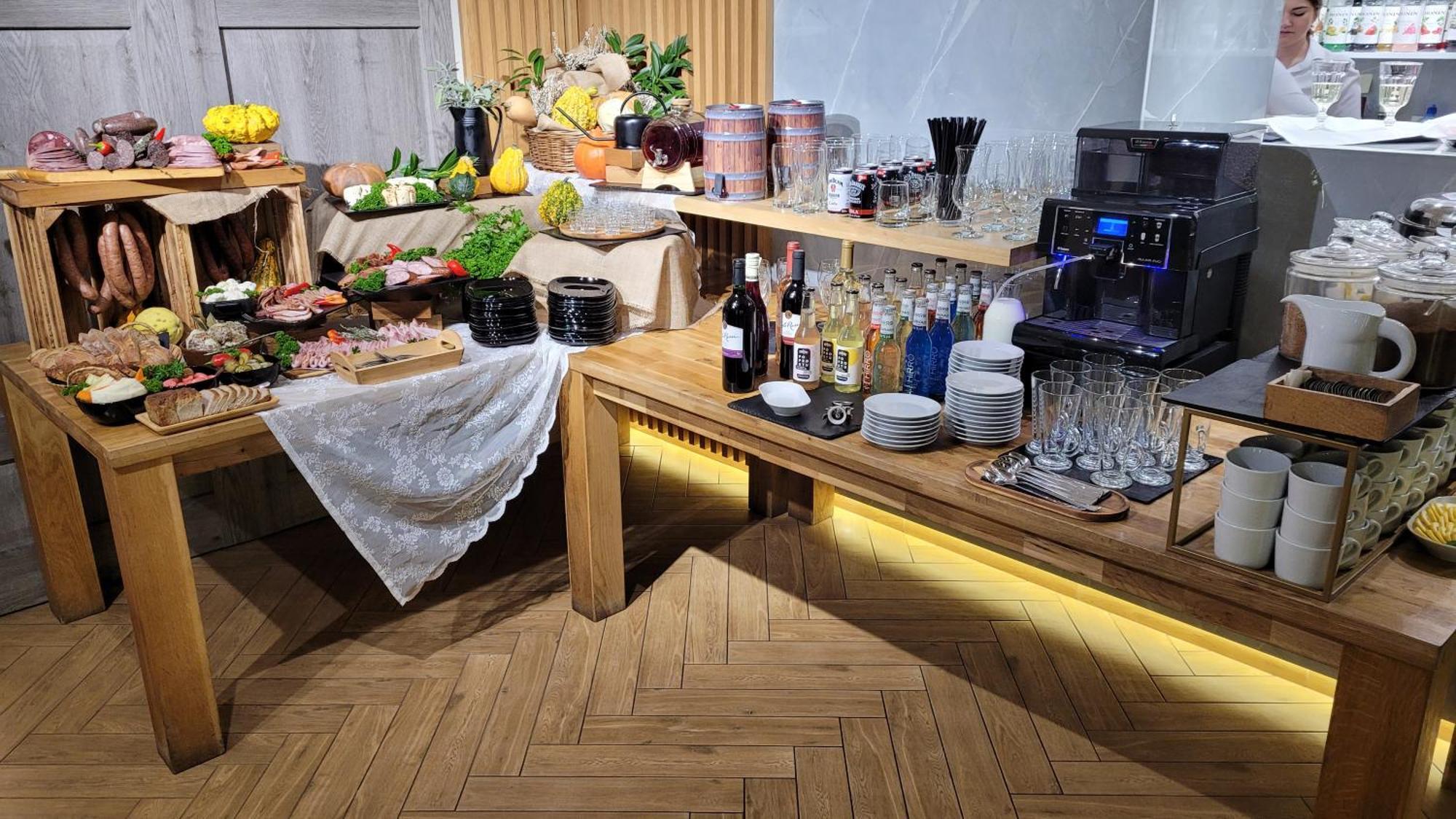 Hotel & Restauracja Wroblewscy Karniewo Bagian luar foto
