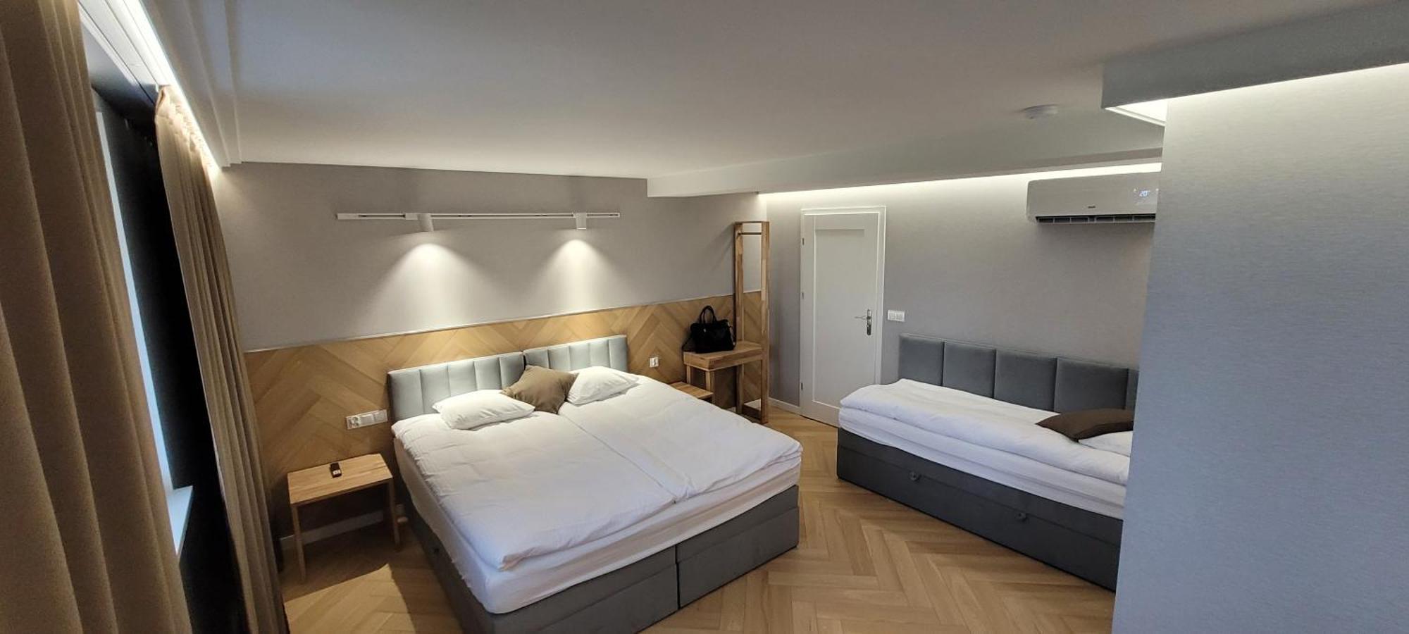 Hotel & Restauracja Wroblewscy Karniewo Bagian luar foto